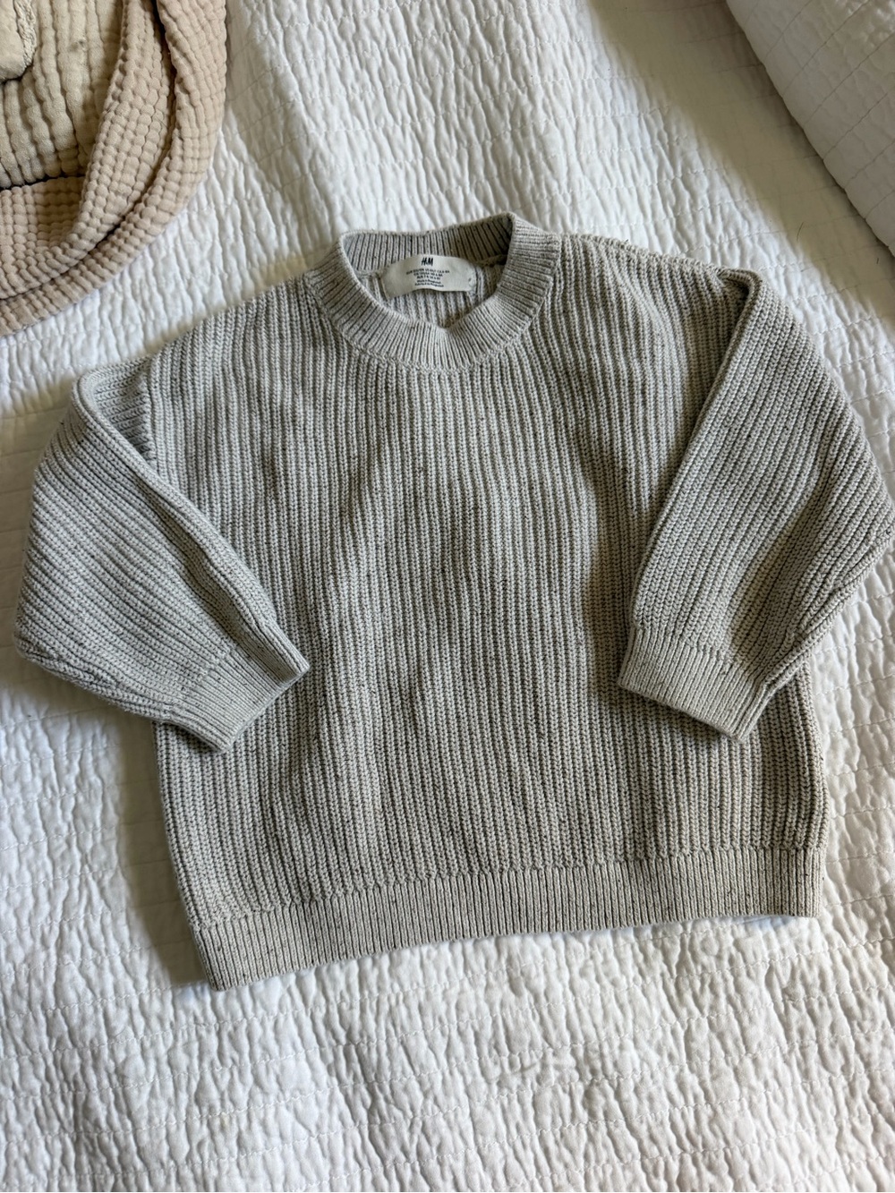 H&M Kid’s Knit Sweater. Size 6/7Y.